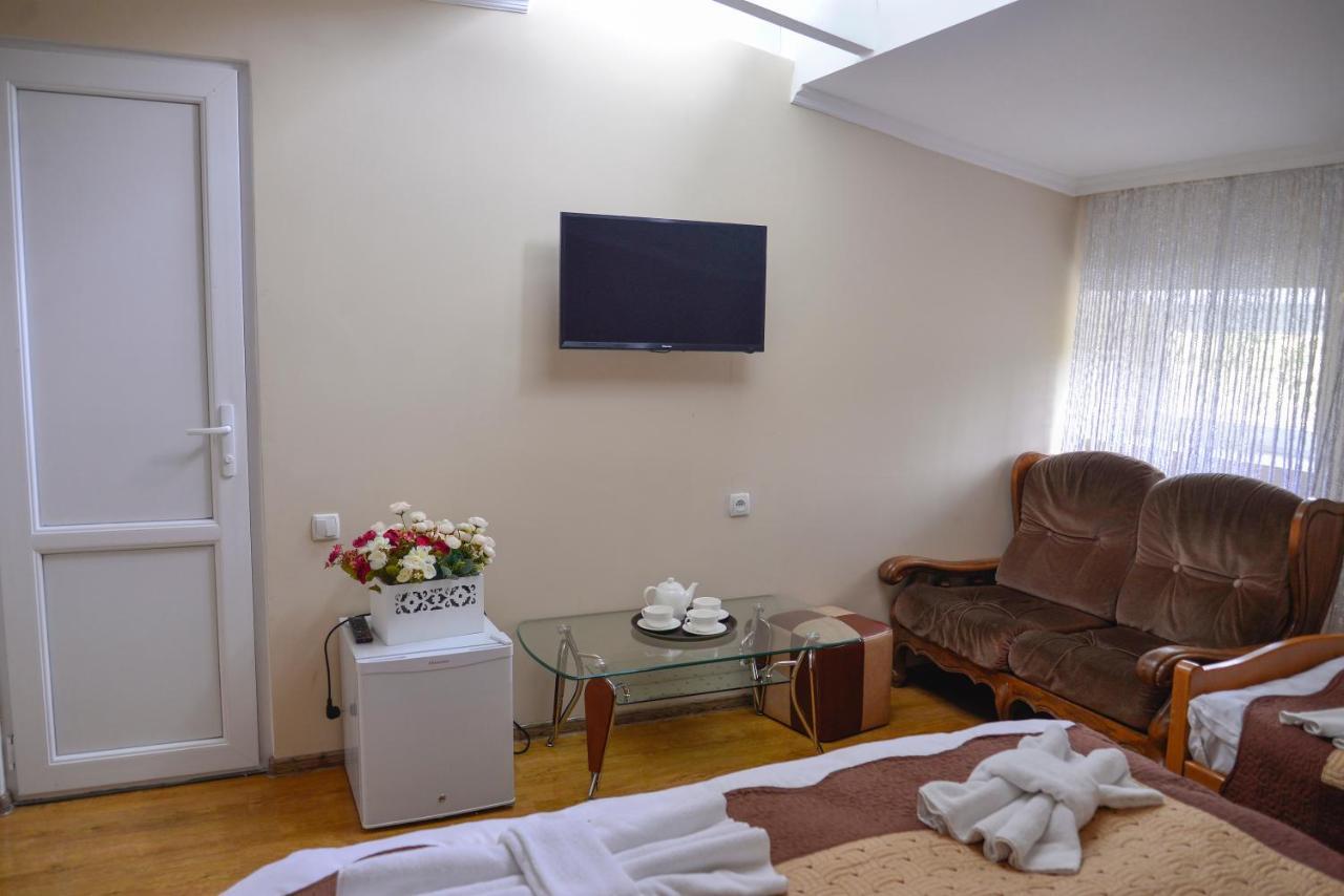 Hotel Victoria 보르조미 외부 사진